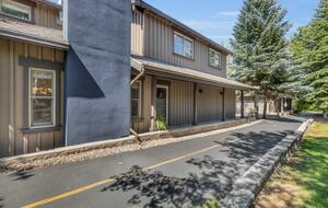 Chic Park City Townhome with Warm Mountain Style - Park City, Utah