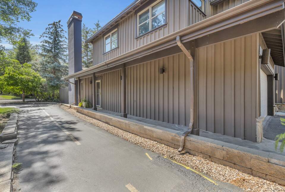 Chic Park City Townhome with Warm Mountain Style - Park City, Utah