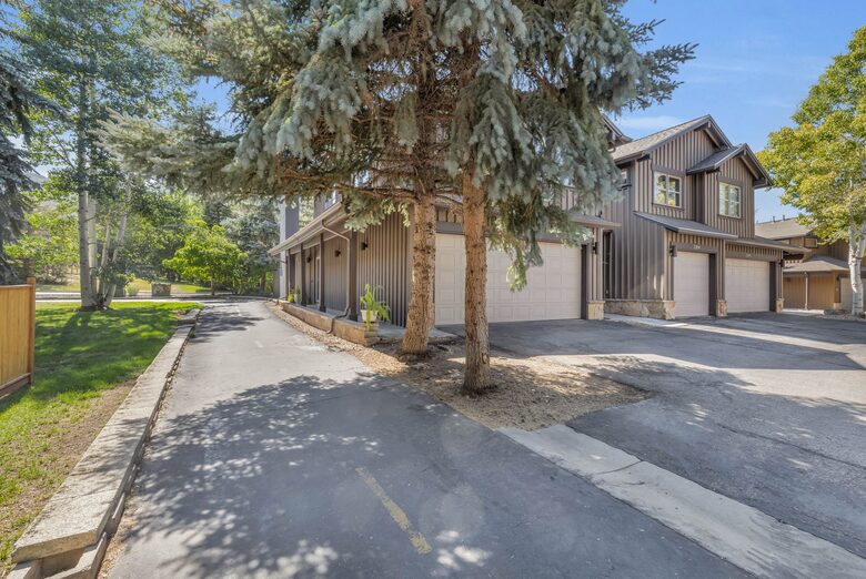 Chic Park City Townhome with Warm Mountain Style - Park City, Utah