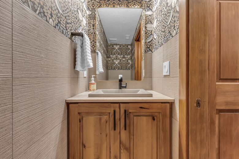 Chic Park City Townhome with Warm Mountain Style - Park City, Utah