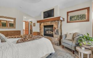 Chic Park City Townhome with Warm Mountain Style - Park City, Utah