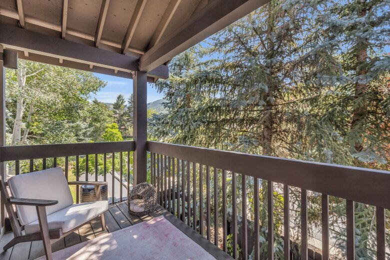 Chic Park City Townhome with Warm Mountain Style - Park City, Utah