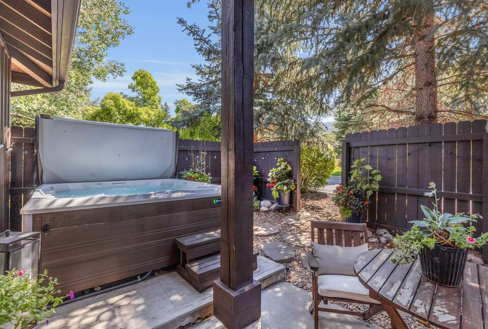 Chic Park City Townhome with Warm Mountain Style - Park City, Utah