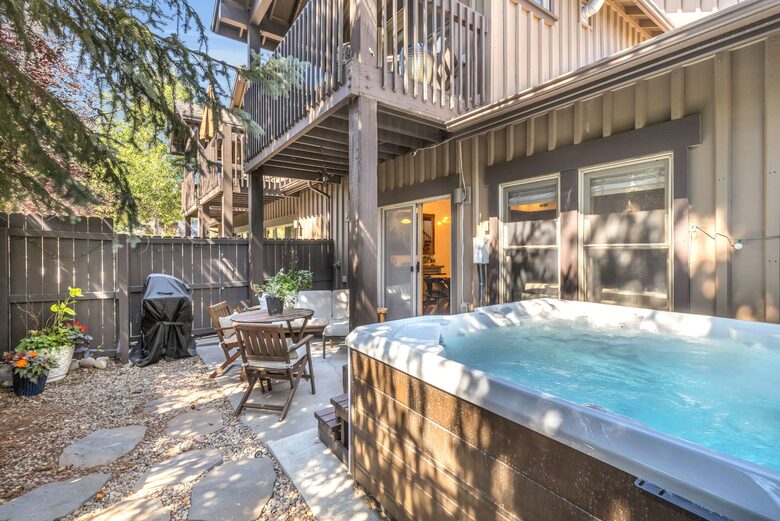 Chic Park City Townhome with Warm Mountain Style - Park City, Utah