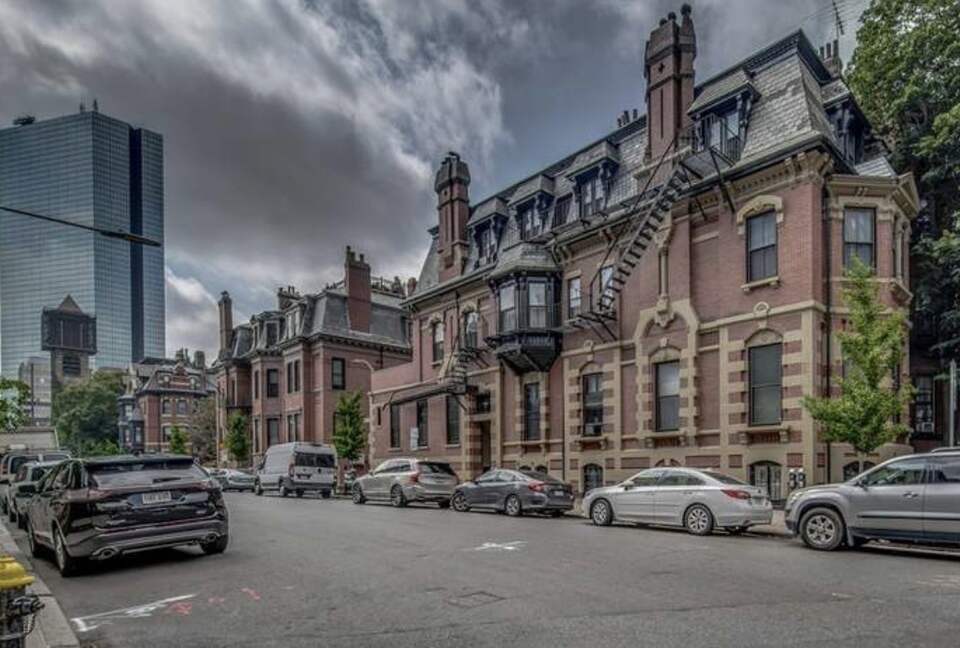 Designer Back Bay Hideaway - Boston, Massachusetts