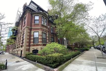 Designer Back Bay Hideaway - Boston, Massachusetts