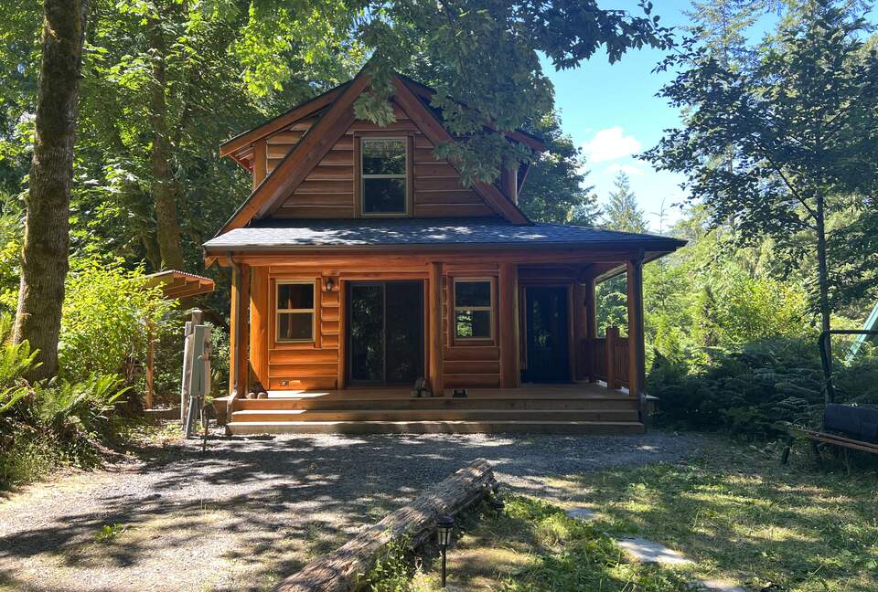 Cozy Mt. Baker Cabin with Forest & Mountain Views - Deming, Washington
