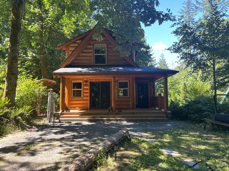 Cozy Mt. Baker Cabin with Forest & Mountain Views - Deming, Washington