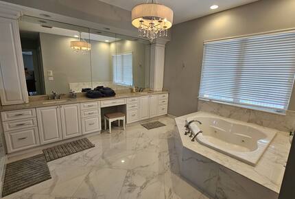 Master BR upstair bath