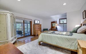 Private Sandy Beach Home on Lake Naomi - Pocono Pines, Pennsylvania