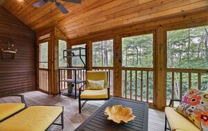 Private Sandy Beach Home on Lake Naomi - Pocono Pines, Pennsylvania