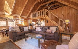 Private Mountain Log Cabin Retreat Near Asheville - Candler, North Carolina