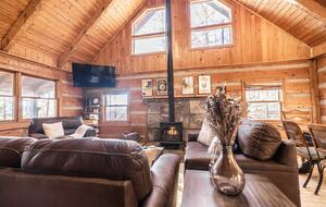 Private Mountain Log Cabin Retreat Near Asheville - Candler, North Carolina