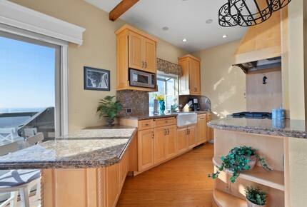 Oceanfront Rio Del Mar Retreat with Panoramic Views - Aptos, California