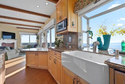Oceanfront Rio Del Mar Retreat with Panoramic Views - Aptos, California