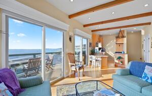 Oceanfront Rio Del Mar Retreat with Panoramic Views - Aptos, California