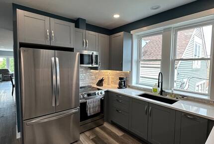 Quiet Chicago Getaway Near Portage Park - Chicago, Illinois