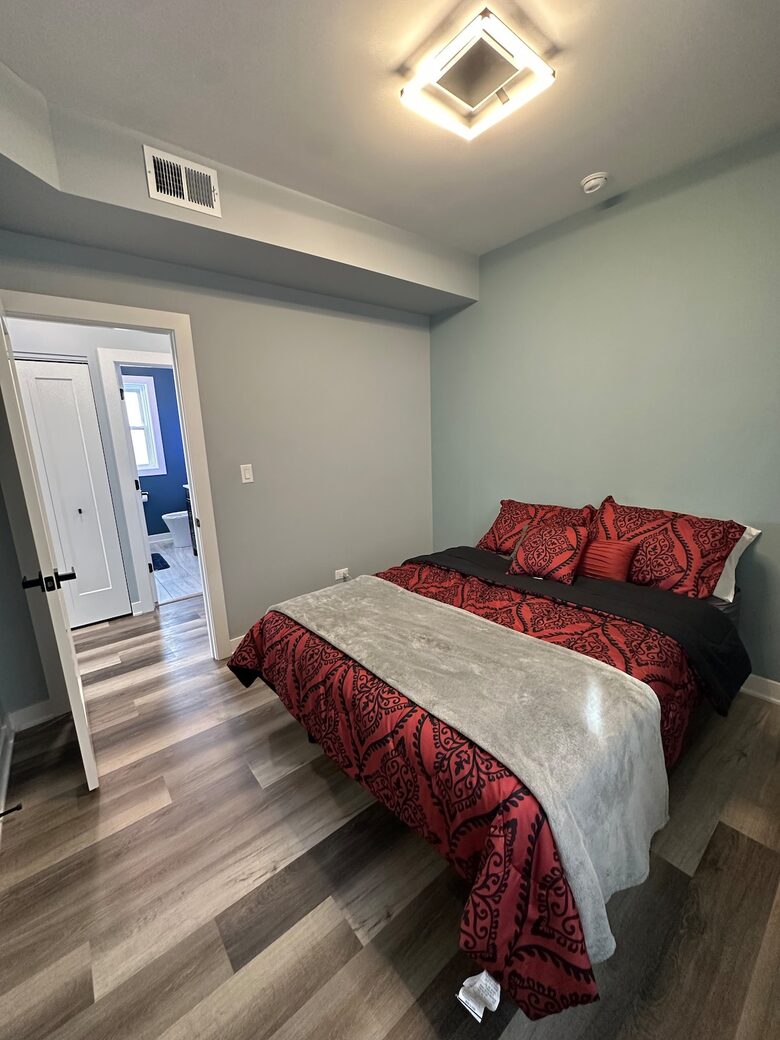 Quiet Chicago Getaway Near Portage Park - Chicago, Illinois