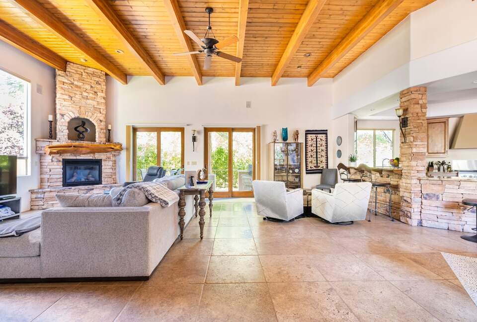 Elevated Red Rock Retreat with Trail Access - Sedona, Arizona