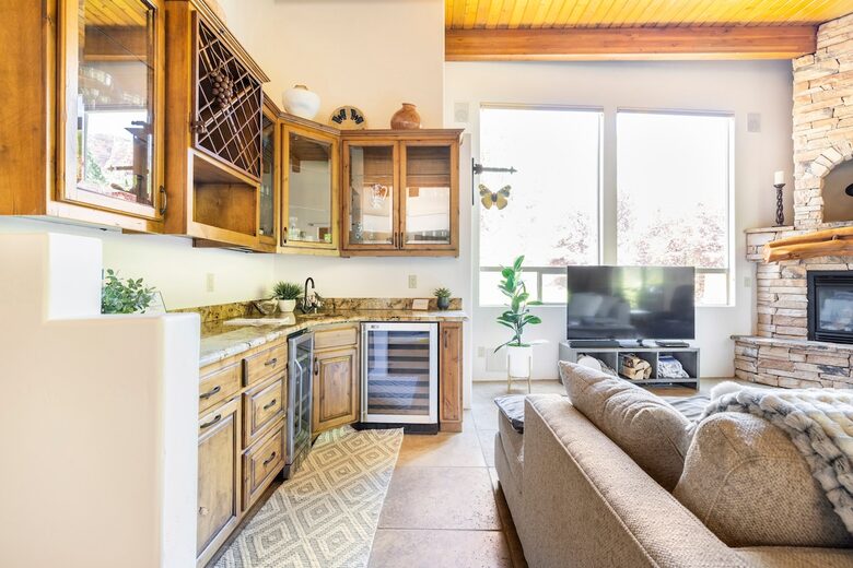 Elevated Red Rock Retreat with Trail Access - Sedona, Arizona