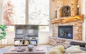 Elevated Red Rock Retreat with Trail Access - Sedona, Arizona