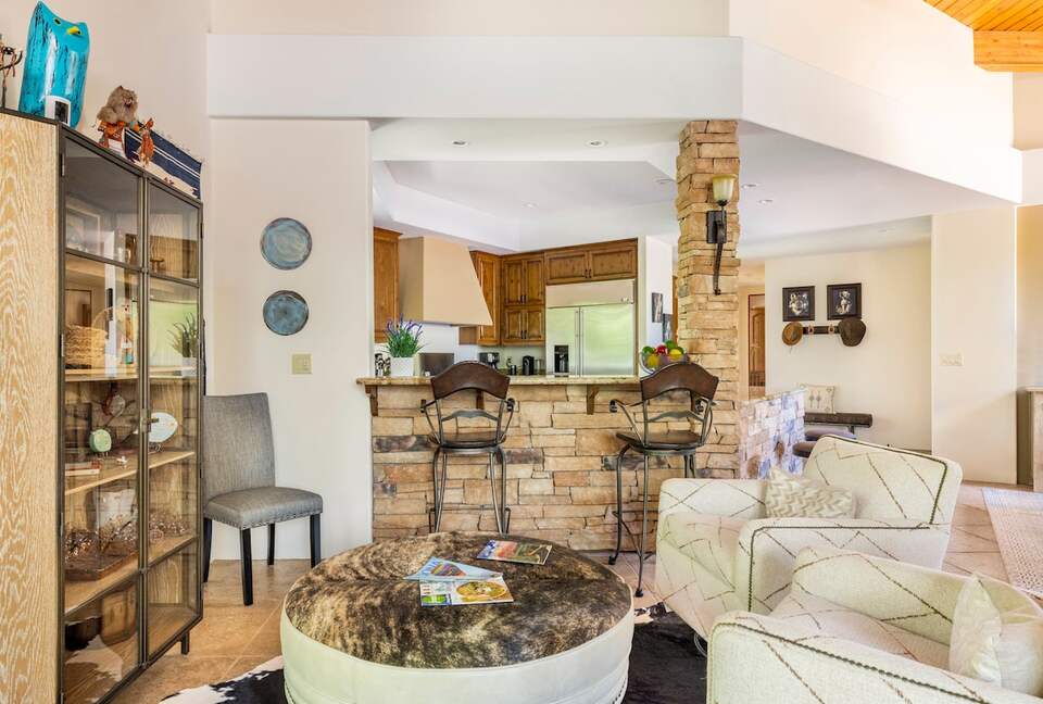 Elevated Red Rock Retreat with Trail Access - Sedona, Arizona