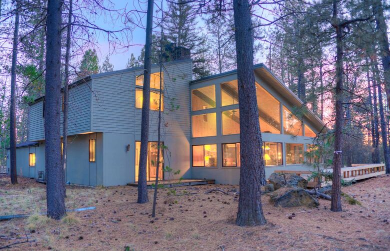 Spacious Sunriver Retreat Near the Deschutes River - Sunriver, Oregon