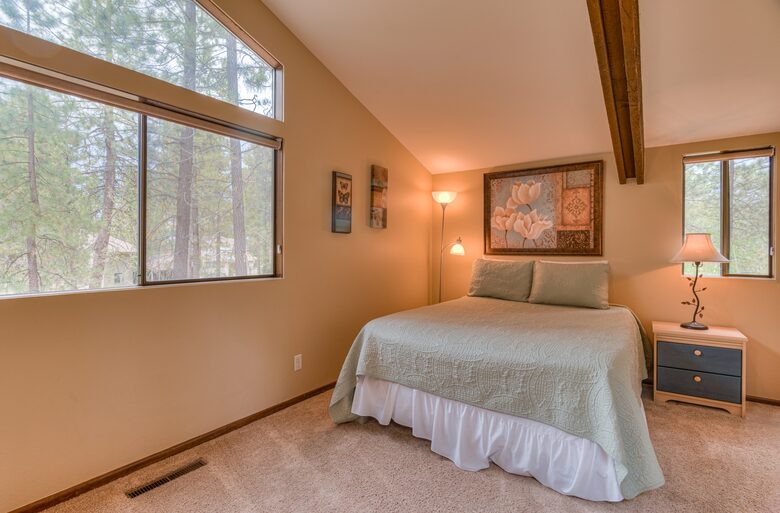 Spacious Sunriver Retreat Near the Deschutes River - Sunriver, Oregon