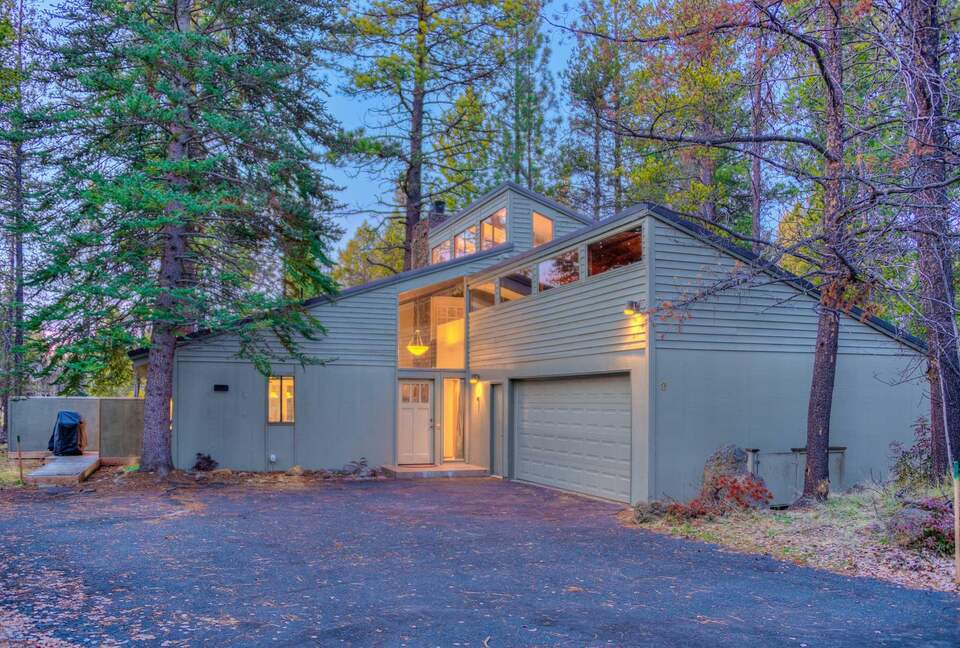 Spacious Sunriver Retreat Near the Deschutes River - Sunriver, Oregon