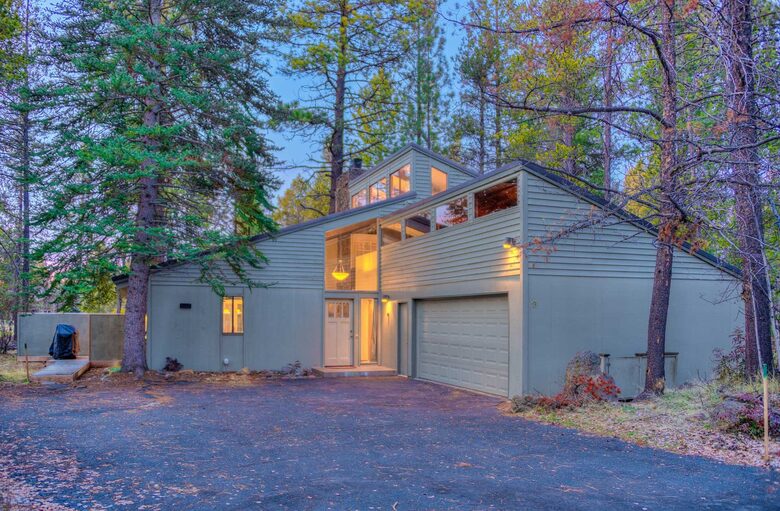 Spacious Sunriver Retreat Near the Deschutes River - Sunriver, Oregon