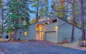 Spacious Sunriver Retreat Near the Deschutes River - Sunriver, Oregon