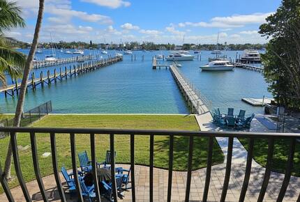 Grand Six-Bedroom Estate on Florida’s Intracoastal - Lantana, Florida