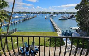 Grand Six-Bedroom Estate on Florida’s Intracoastal - Lantana, Florida