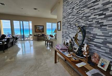 Grand Six-Bedroom Estate on Florida’s Intracoastal - Lantana, Florida