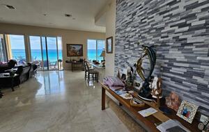 Grand Six-Bedroom Estate on Florida’s Intracoastal - Lantana, Florida