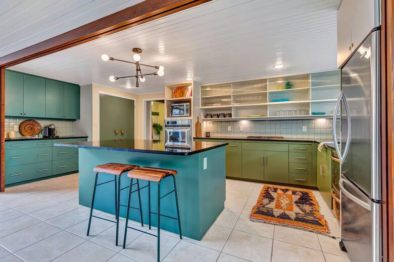 Iconic Mid-Century Escape in Fredericksburg’s Historic Core - Fredericksburg, Texas