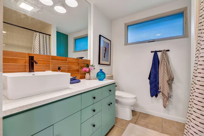 Iconic Mid-Century Escape in Fredericksburg’s Historic Core - Fredericksburg, Texas