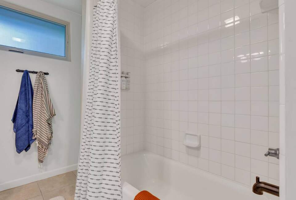 Iconic Mid-Century Escape in Fredericksburg’s Historic Core - Fredericksburg, Texas