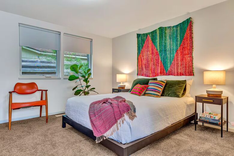 Iconic Mid-Century Escape in Fredericksburg’s Historic Core - Fredericksburg, Texas