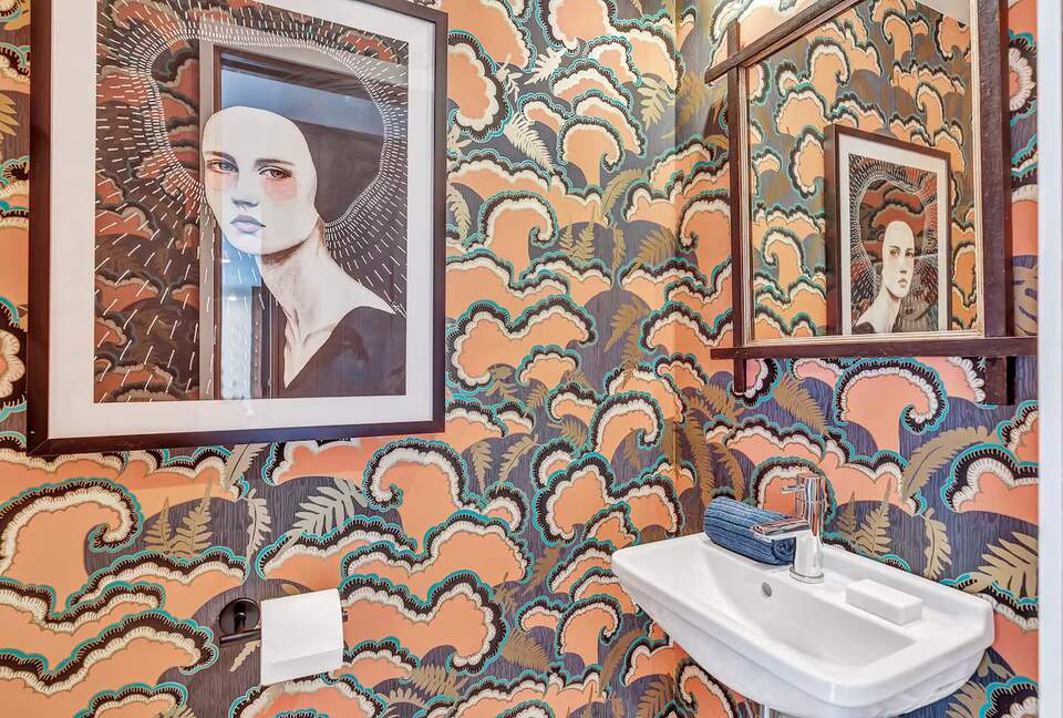 Iconic Mid-Century Escape in Fredericksburg’s Historic Core - Fredericksburg, Texas