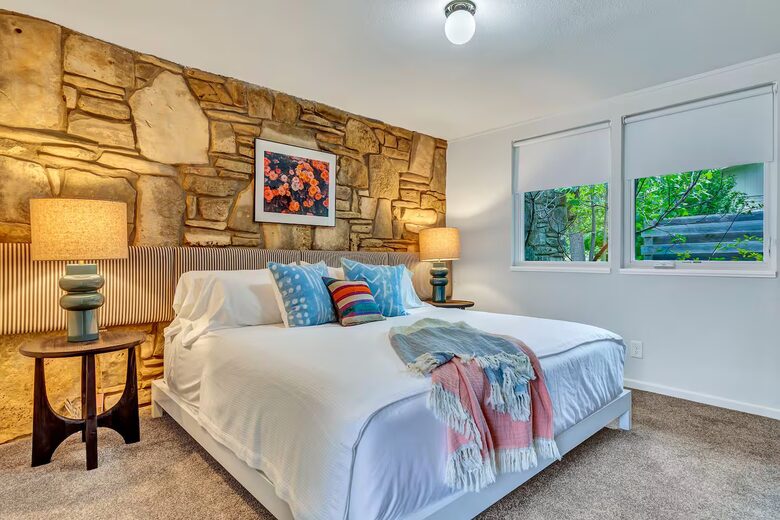 Iconic Mid-Century Escape in Fredericksburg’s Historic Core - Fredericksburg, Texas