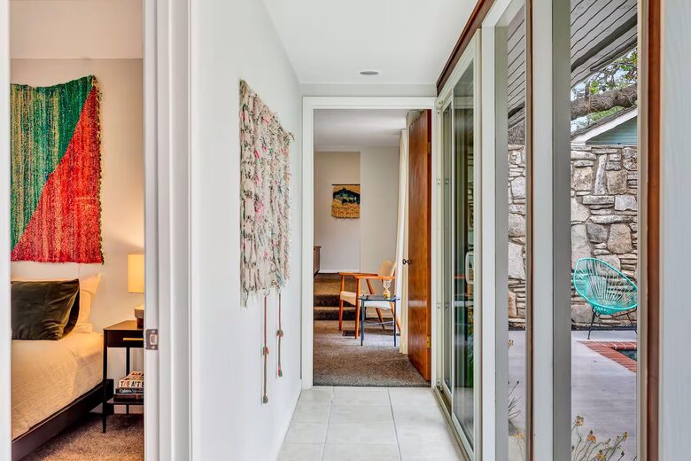 Iconic Mid-Century Escape in Fredericksburg’s Historic Core - Fredericksburg, Texas