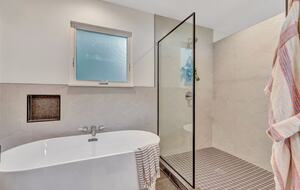 Iconic Mid-Century Escape in Fredericksburg’s Historic Core - Fredericksburg, Texas