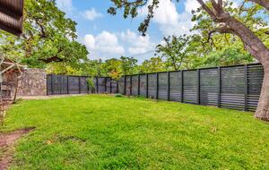 Iconic Mid-Century Escape in Fredericksburg’s Historic Core - Fredericksburg, Texas