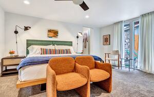 Iconic Mid-Century Escape in Fredericksburg’s Historic Core - Fredericksburg, Texas
