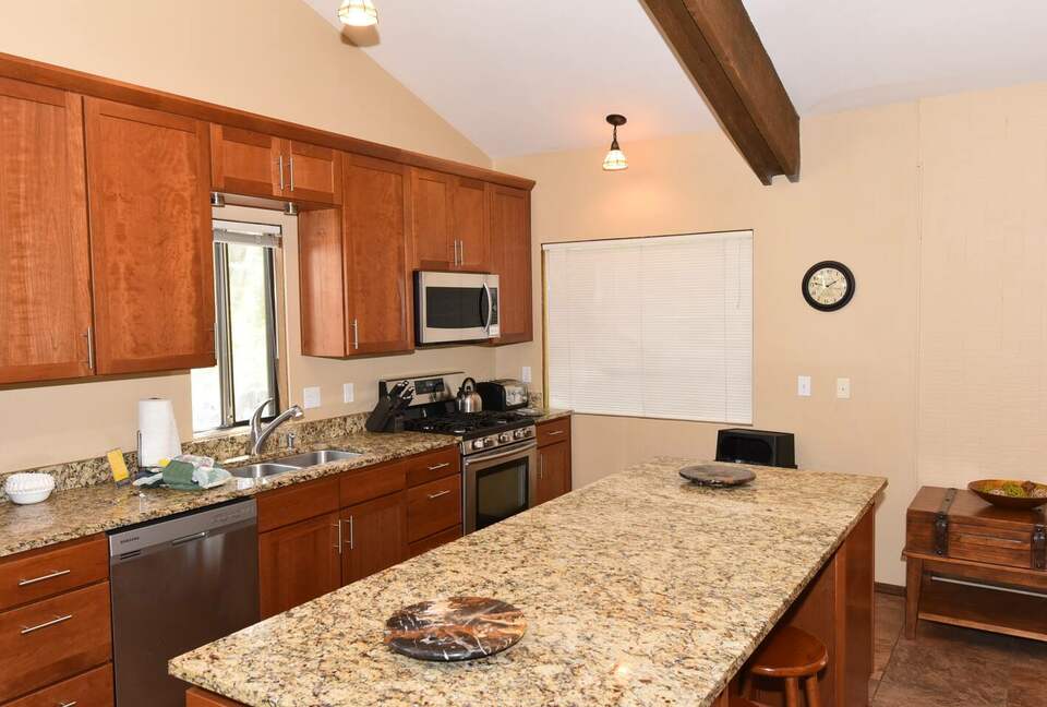 Spacious Sunriver Retreat Near the Deschutes River - Sunriver, Oregon