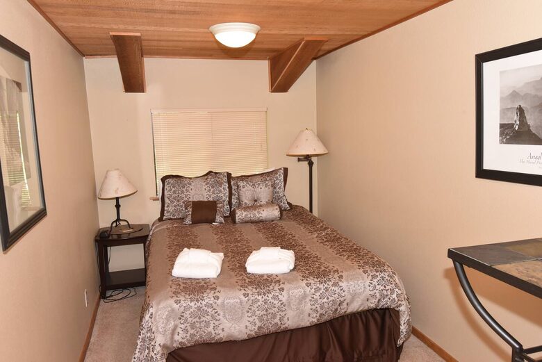 Spacious Sunriver Retreat Near the Deschutes River - Sunriver, Oregon