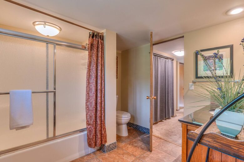 Spacious Sunriver Retreat Near the Deschutes River - Sunriver, Oregon