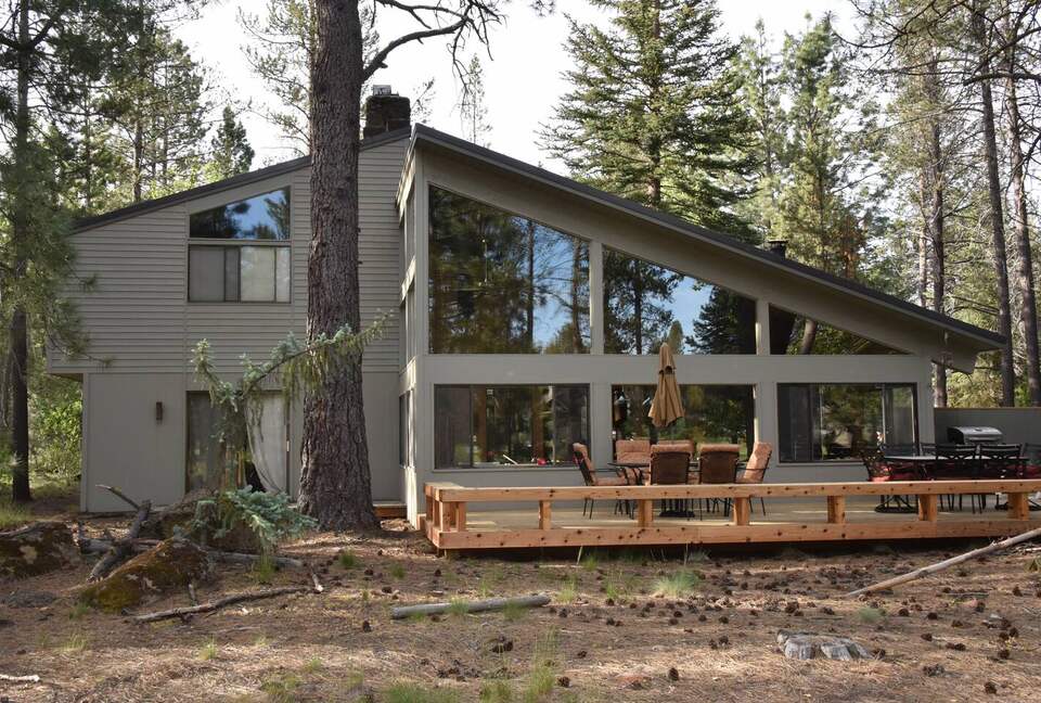 Spacious Sunriver Retreat Near the Deschutes River - Sunriver, Oregon