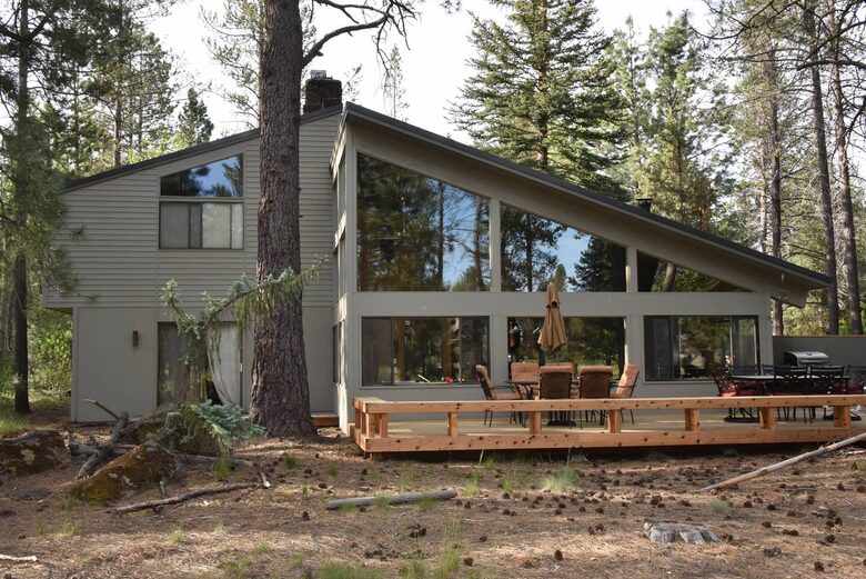 Spacious Sunriver Retreat Near the Deschutes River - Sunriver, Oregon